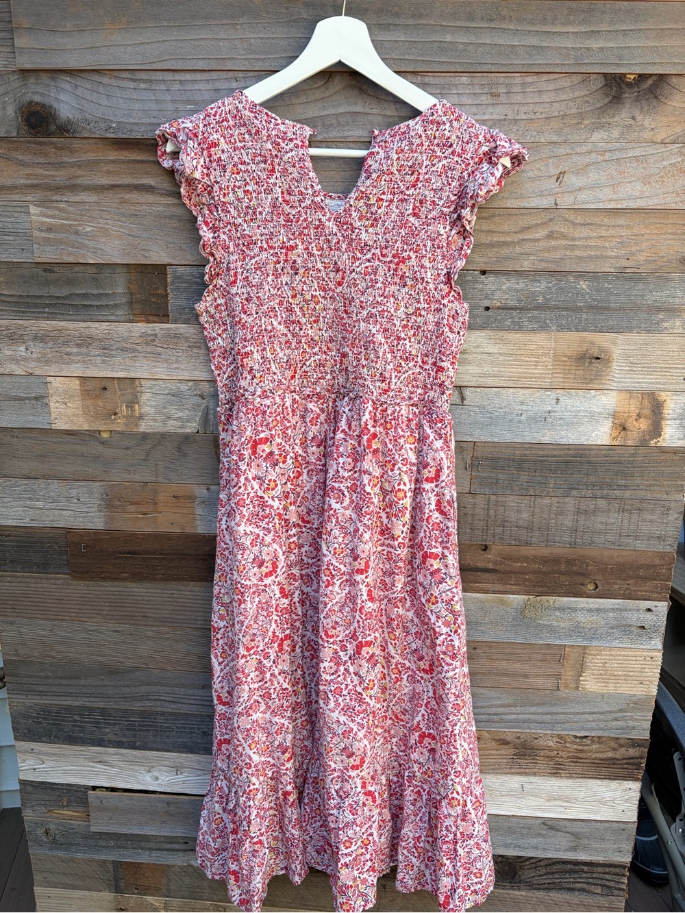 Vineyard Vines Red and White Floral Smocked Tank - Picture 2 of 7